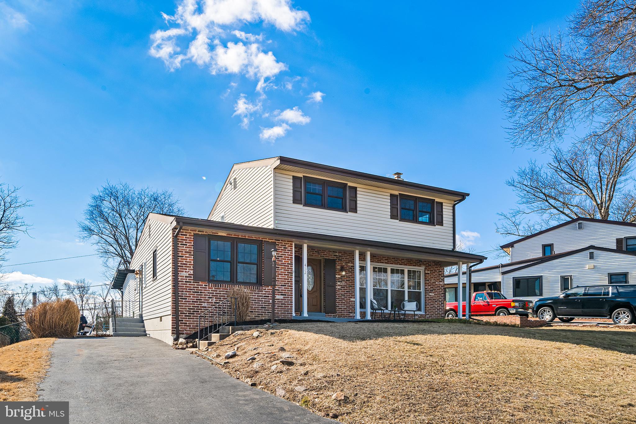 432 Lyndhurst Dr