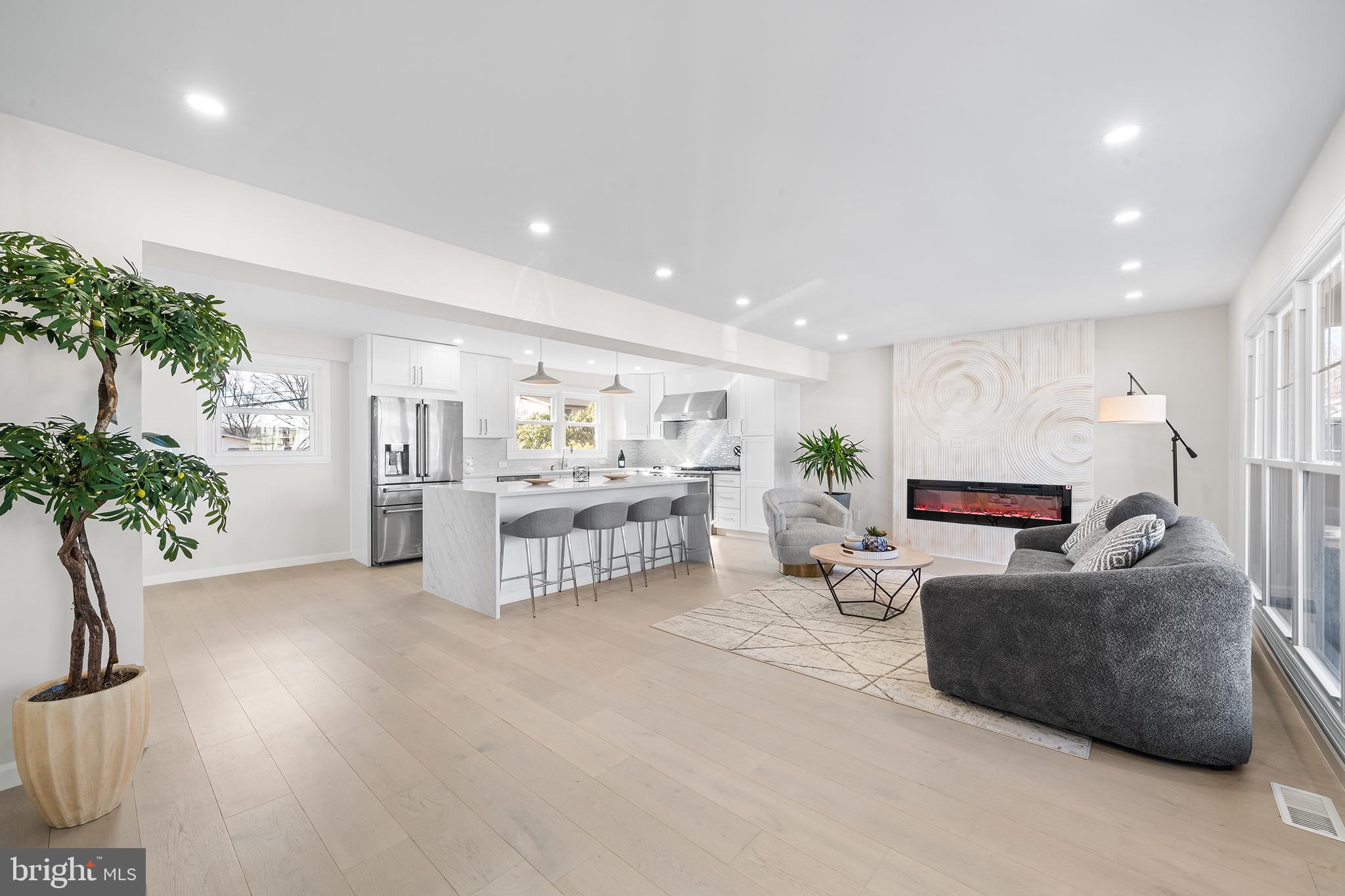 432 Lyndhurst Dr