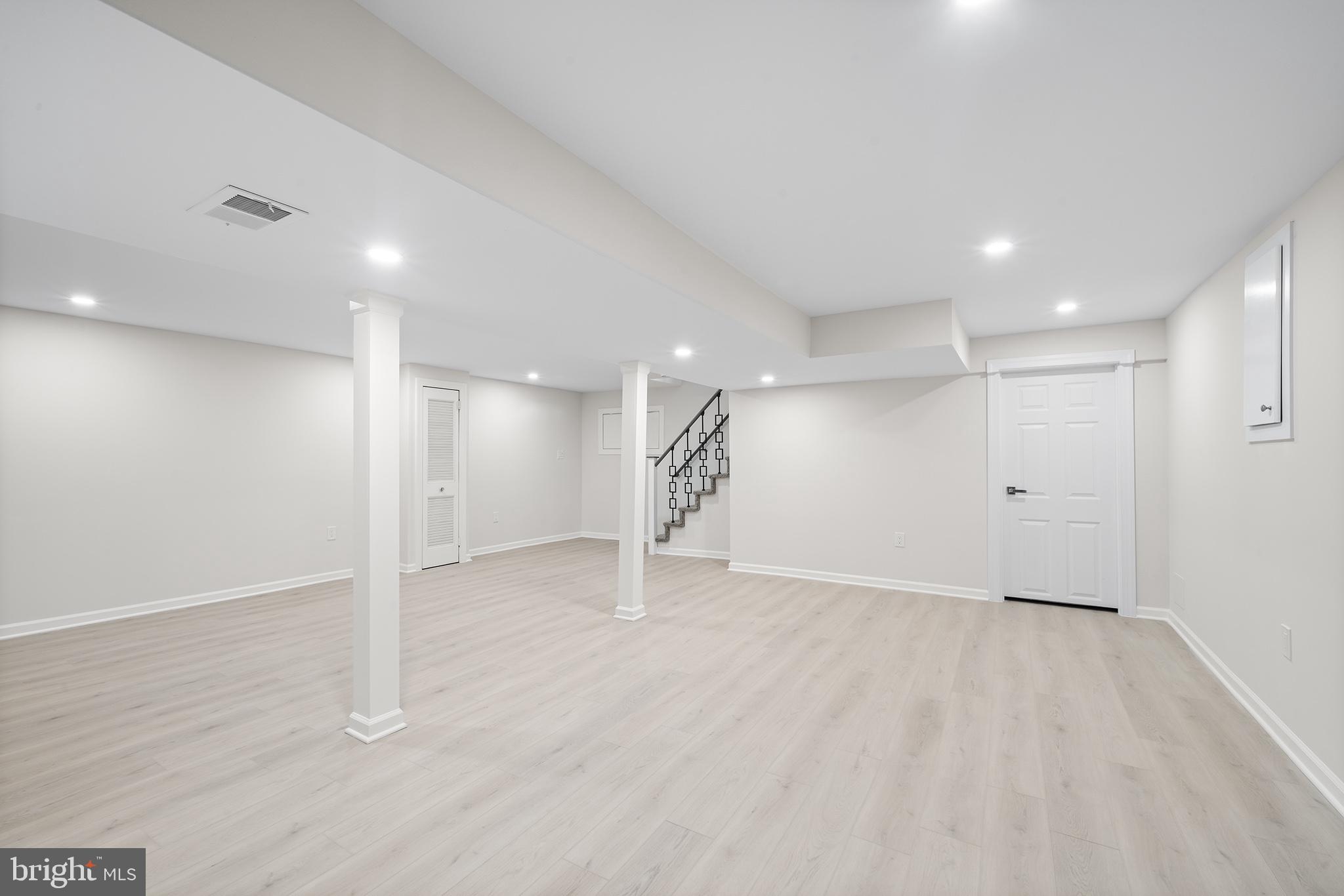 432 Lyndhurst Dr