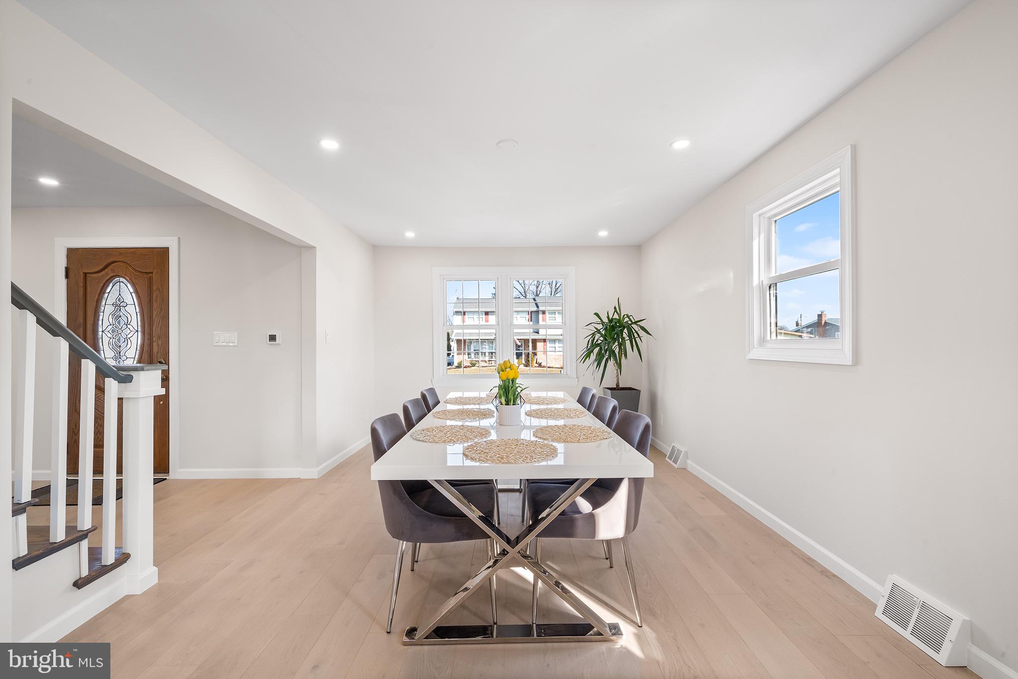 432 Lyndhurst Dr