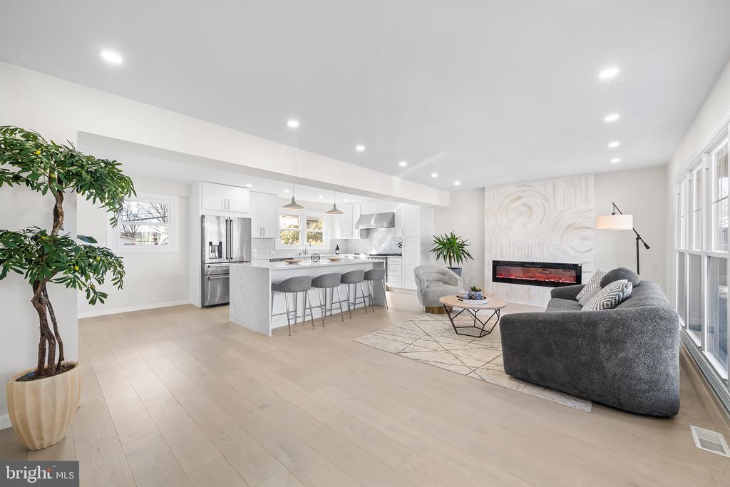 432 Lyndhurst Dr
