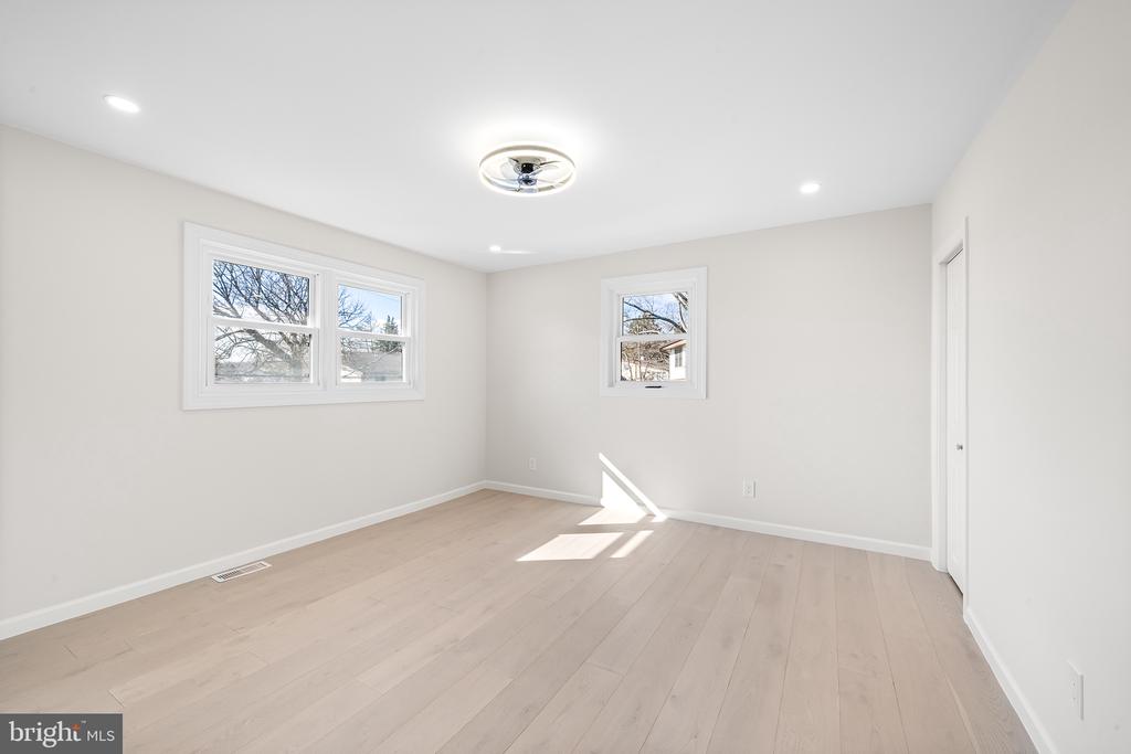 432 Lyndhurst Dr
