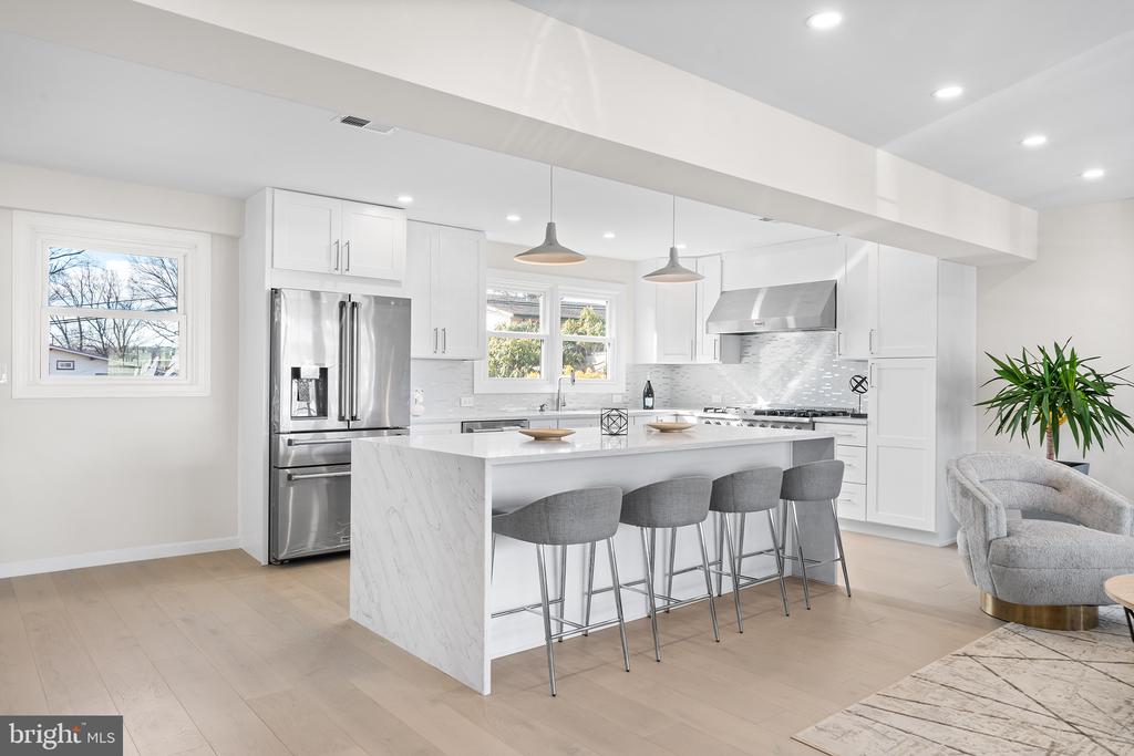432 Lyndhurst Dr