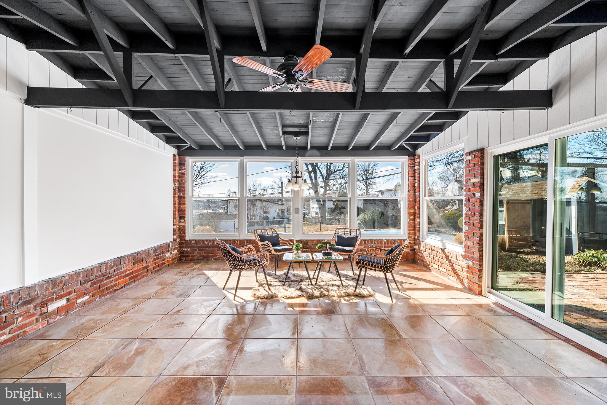 432 Lyndhurst Dr