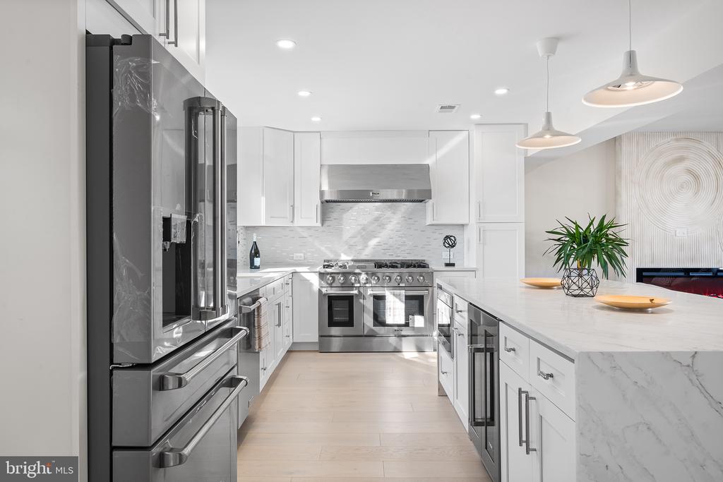 432 Lyndhurst Dr
