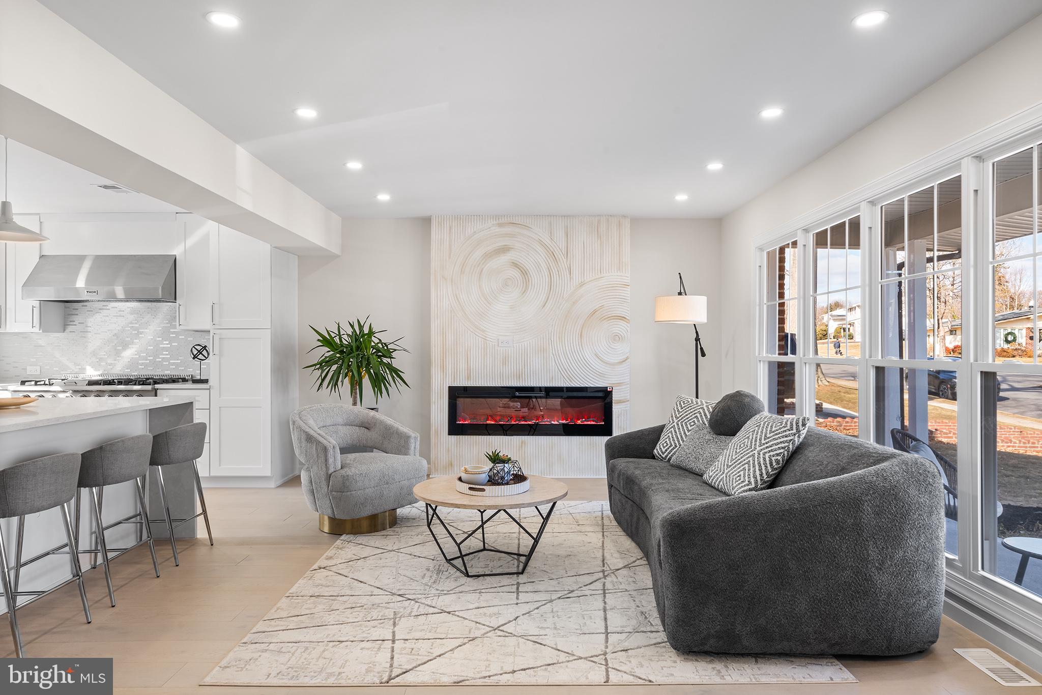 432 Lyndhurst Dr