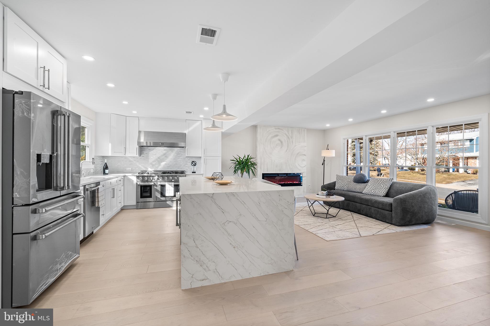 432 Lyndhurst Dr