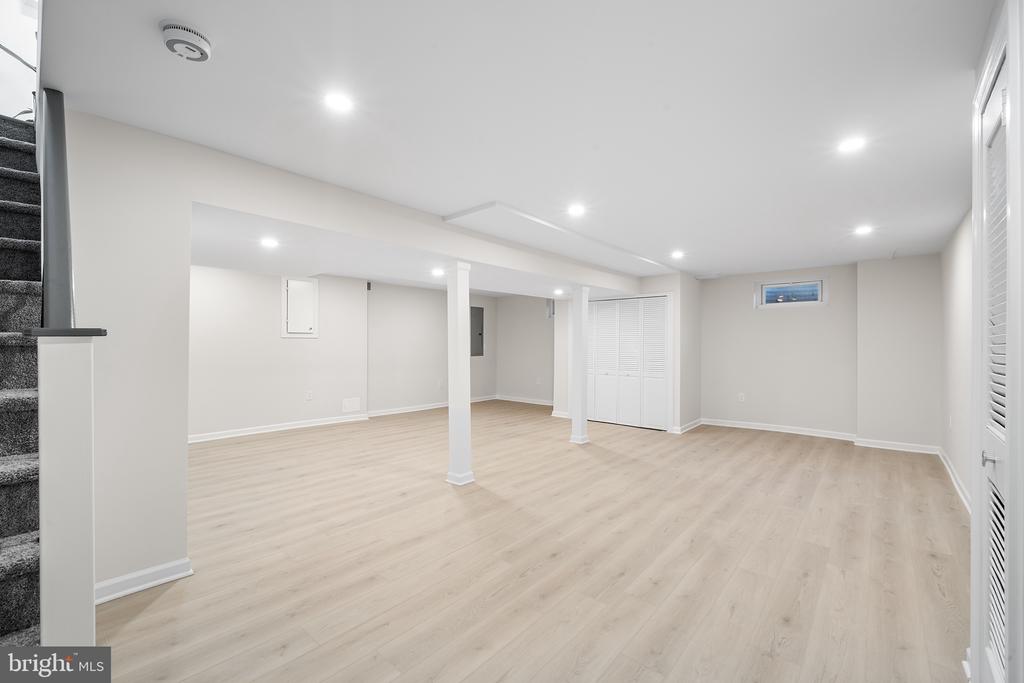 432 Lyndhurst Dr