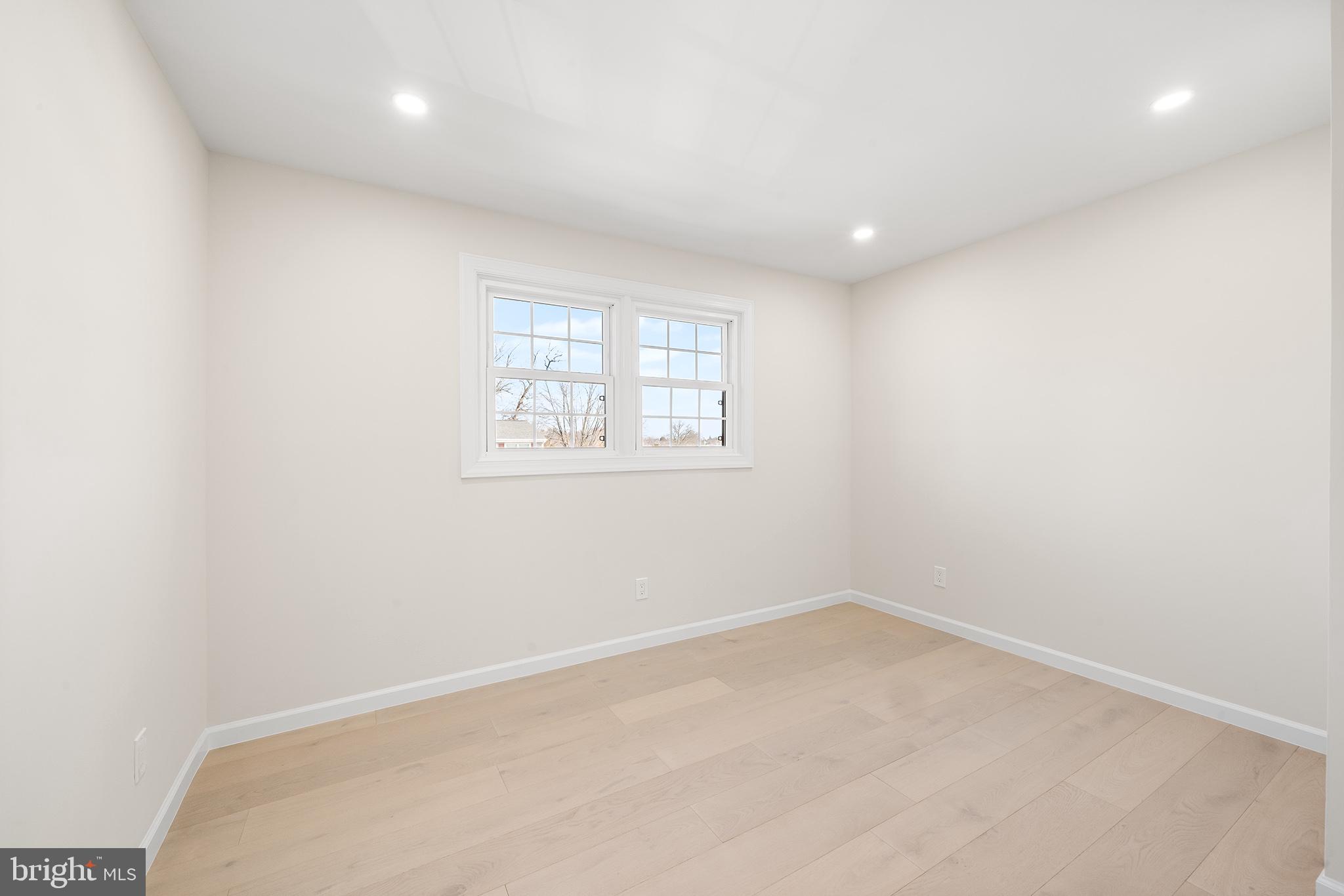 432 Lyndhurst Dr