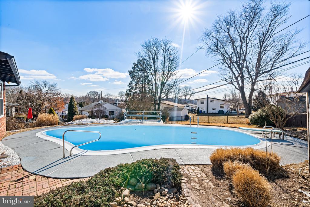 432 Lyndhurst Dr