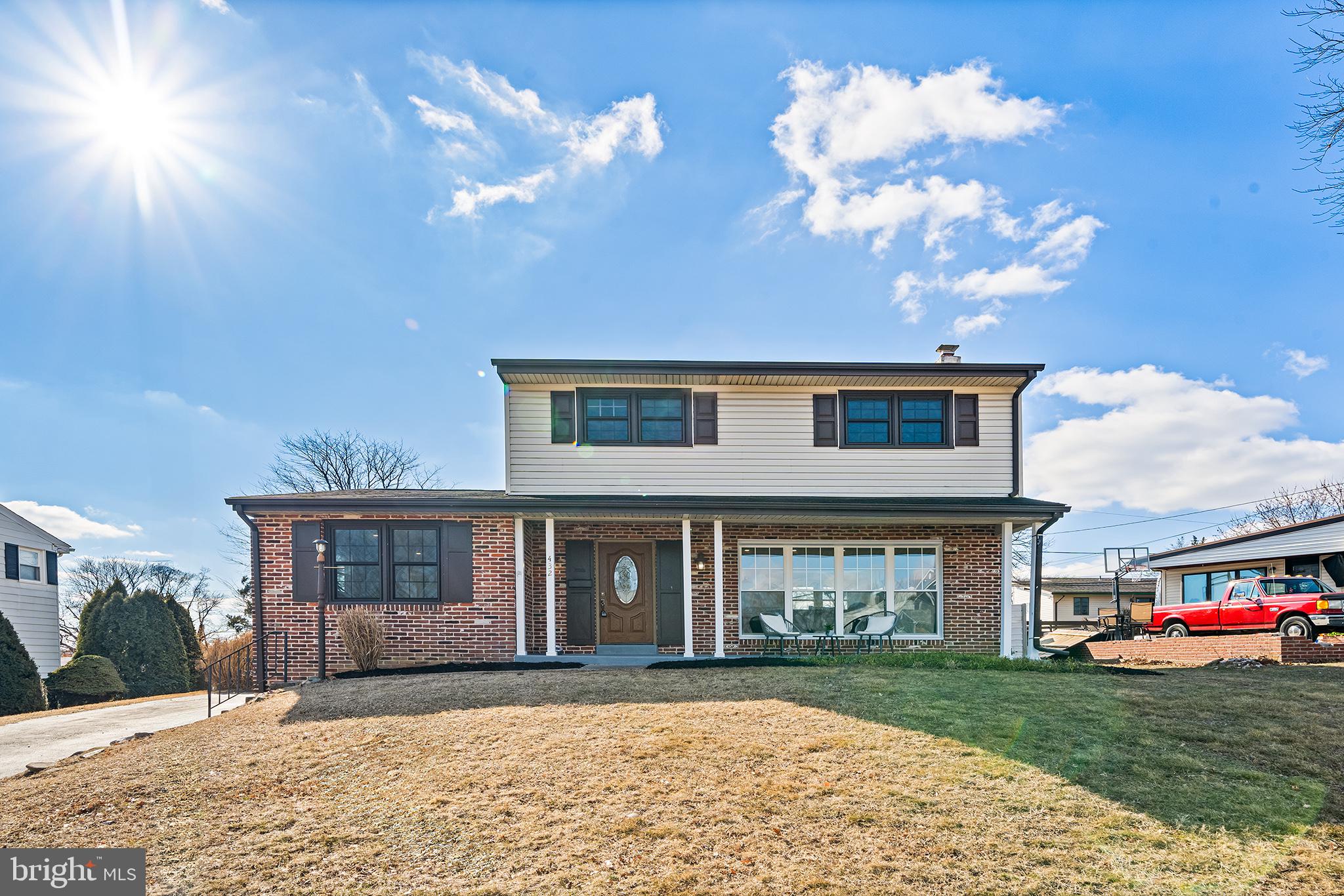 432 Lyndhurst Dr
