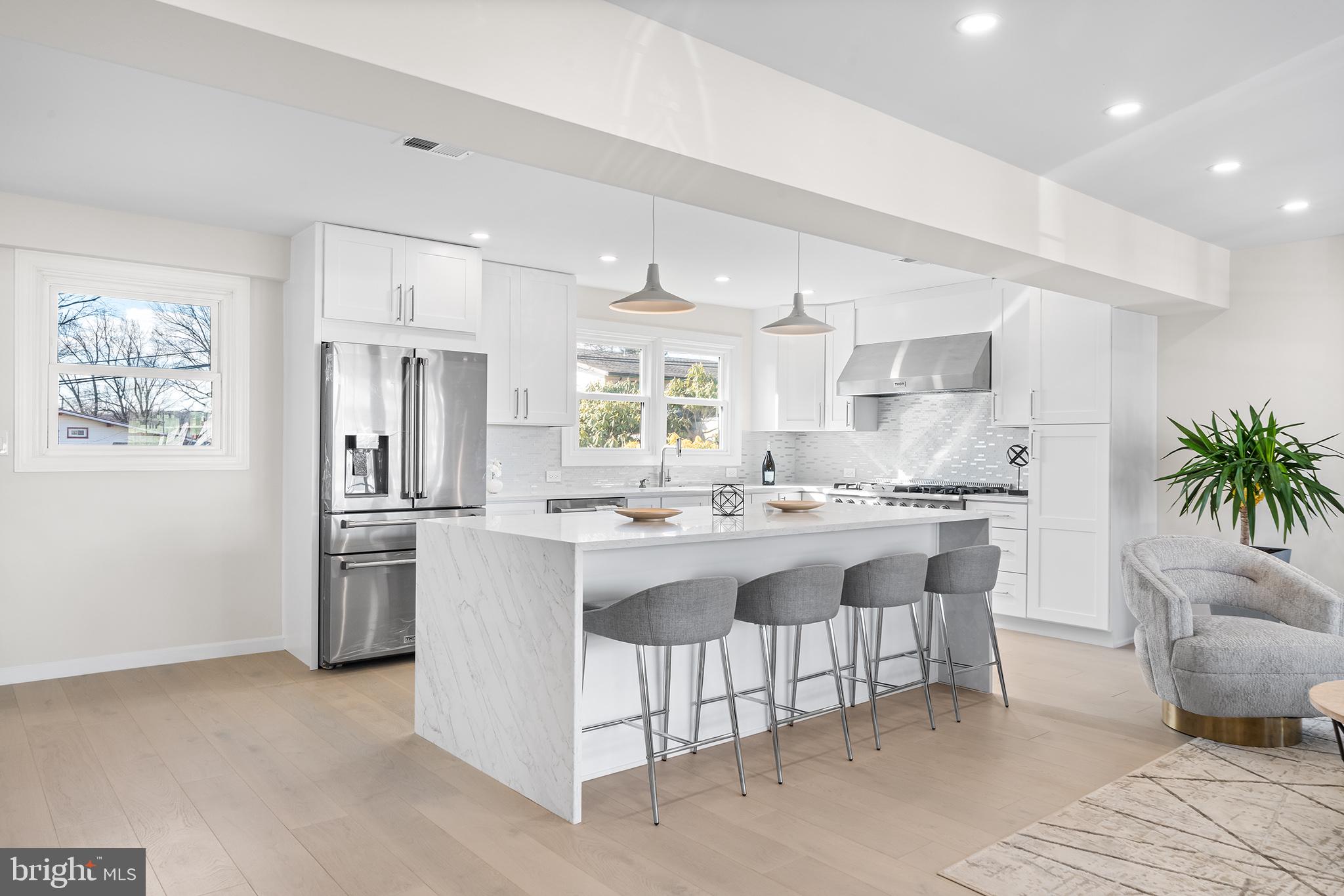 432 Lyndhurst Dr