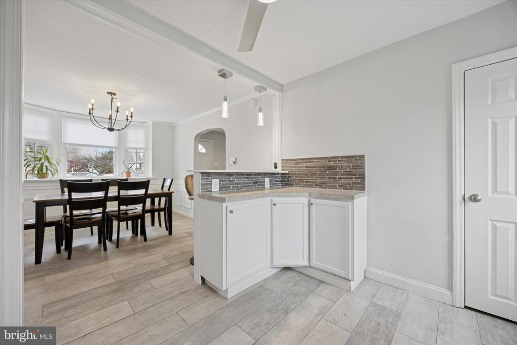 223 Ivy Rock Ln