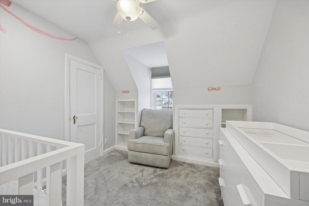 223 Ivy Rock Ln