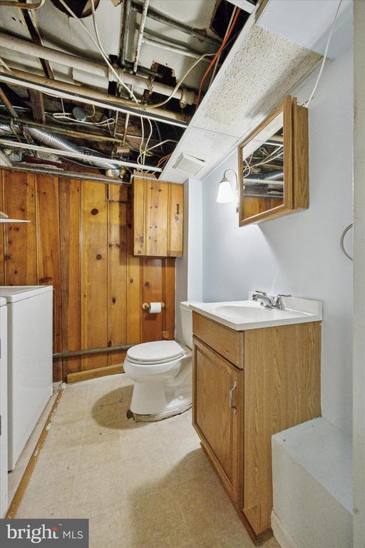 223 Ivy Rock Ln