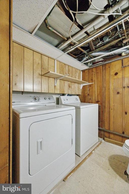 223 Ivy Rock Ln