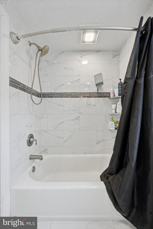 223 Ivy Rock Ln