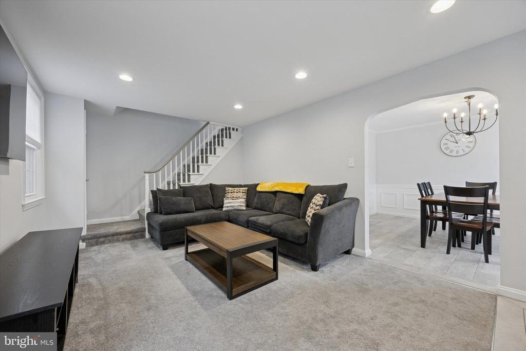 223 Ivy Rock Ln