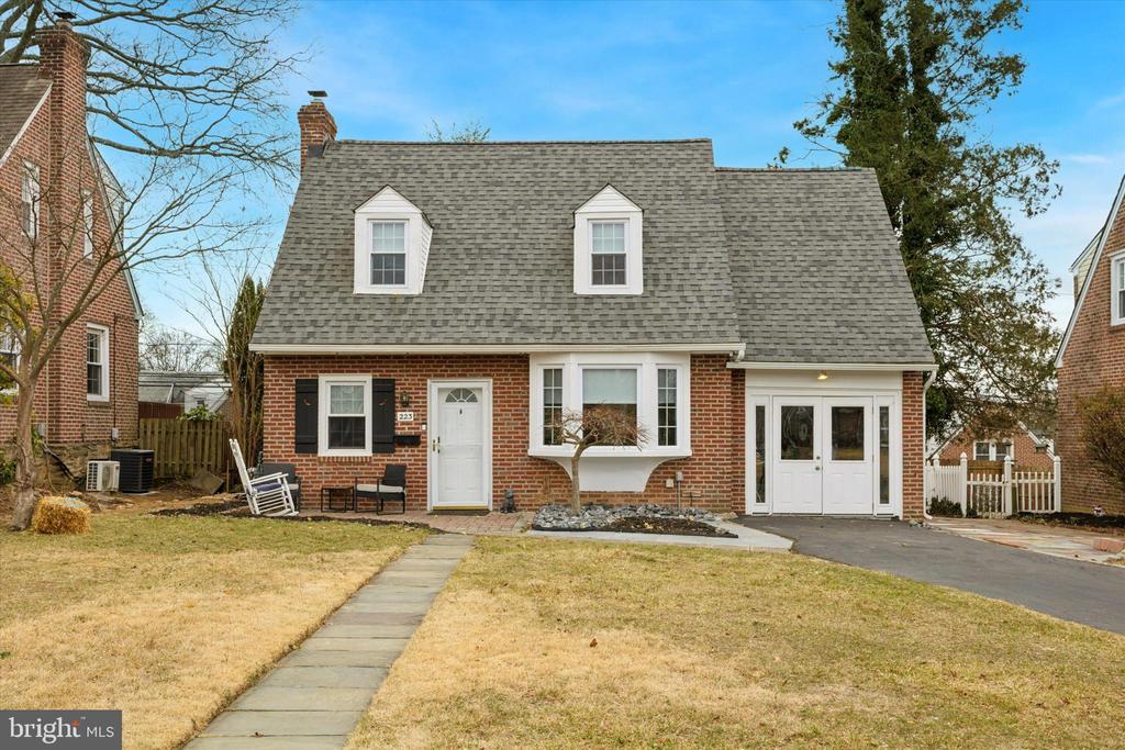 223 Ivy Rock Ln