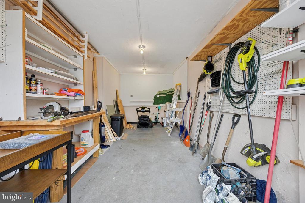 223 Ivy Rock Ln