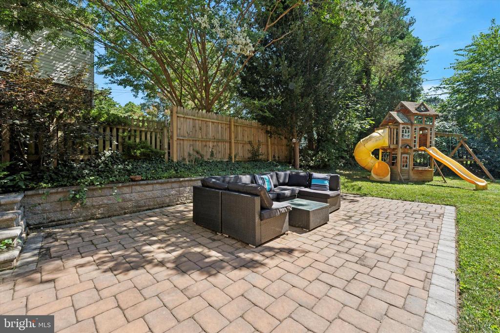 1636 Rose Glen Rd