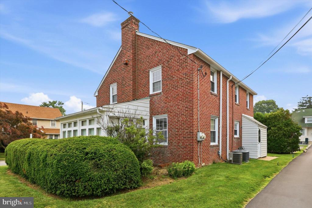 121 N EAGLE ROAD