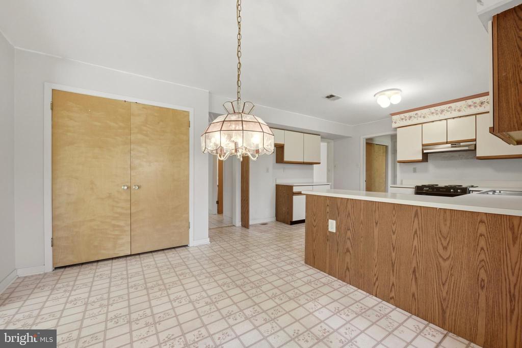 1 GLEN MEADOW DRIVE
