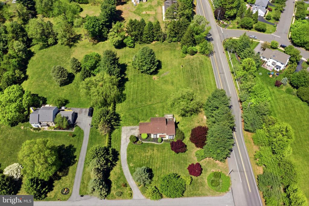 1 GLEN MEADOW DRIVE
