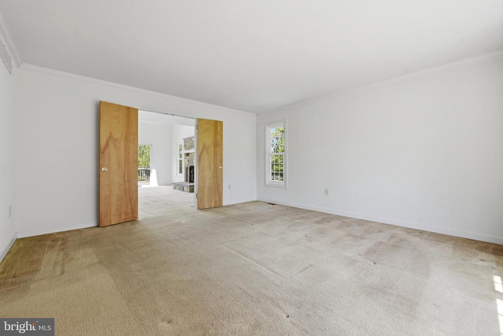 1 GLEN MEADOW DRIVE