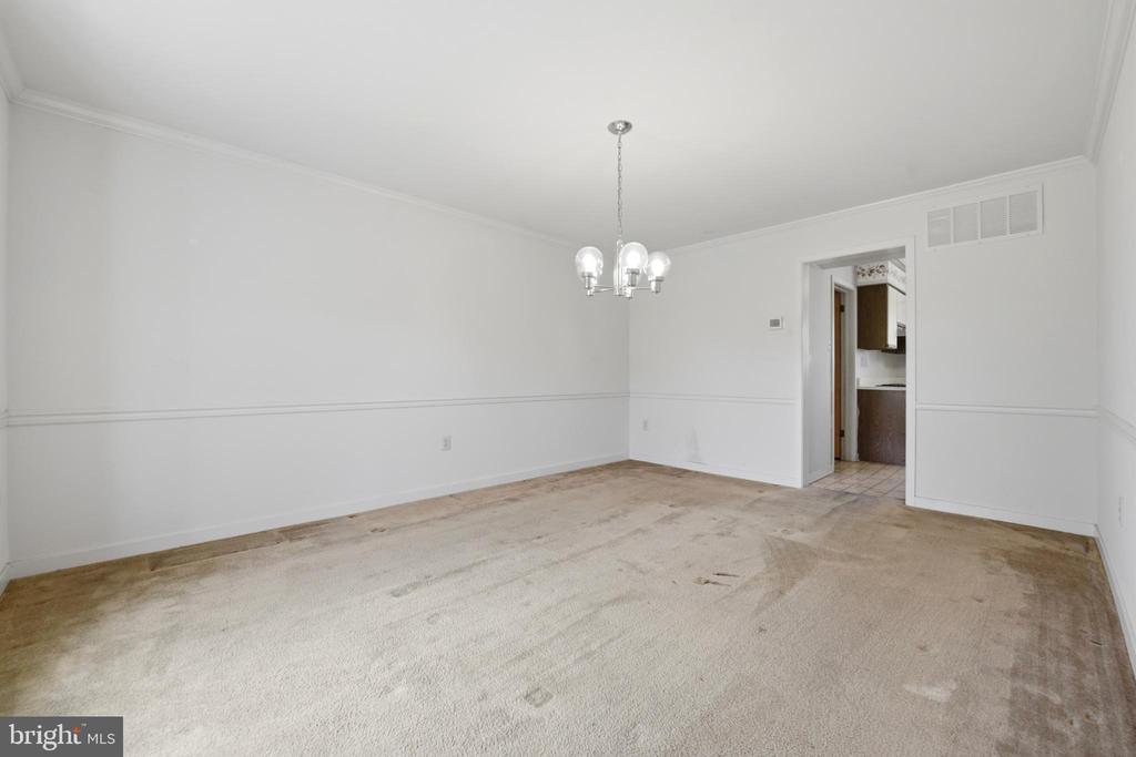 1 GLEN MEADOW DRIVE