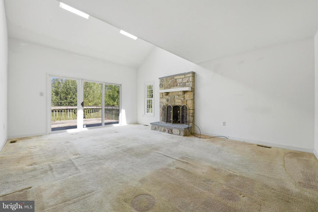 1 GLEN MEADOW DRIVE