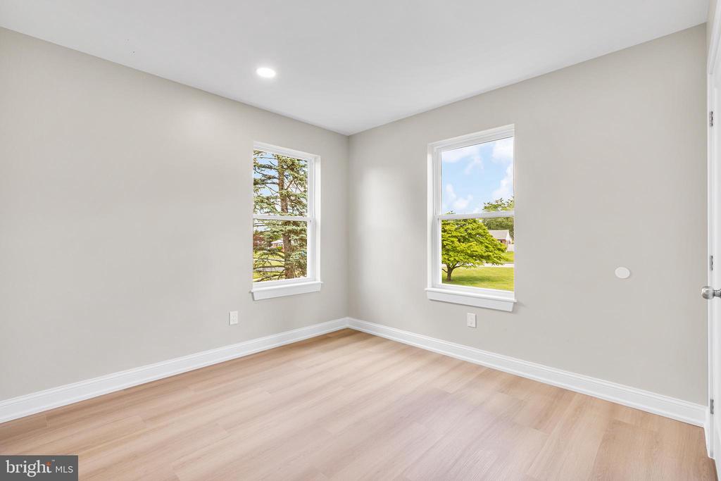 2016 WOODSIDE LANE
