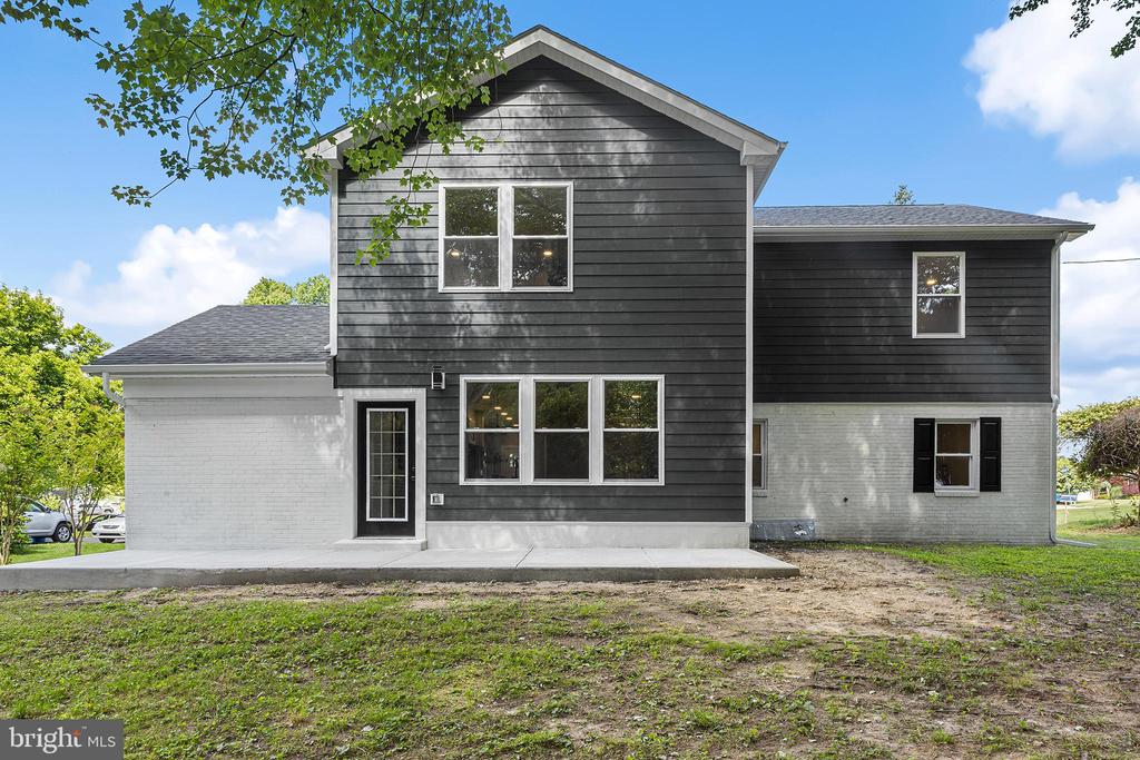2016 WOODSIDE LANE