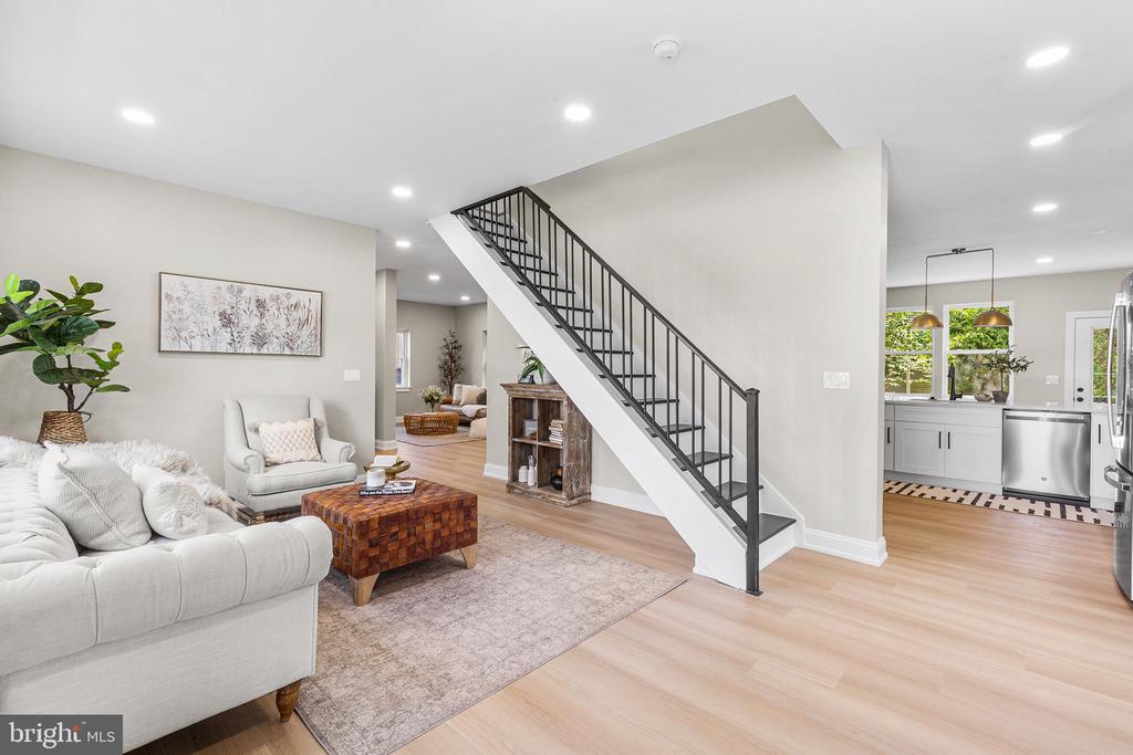 2016 WOODSIDE LANE