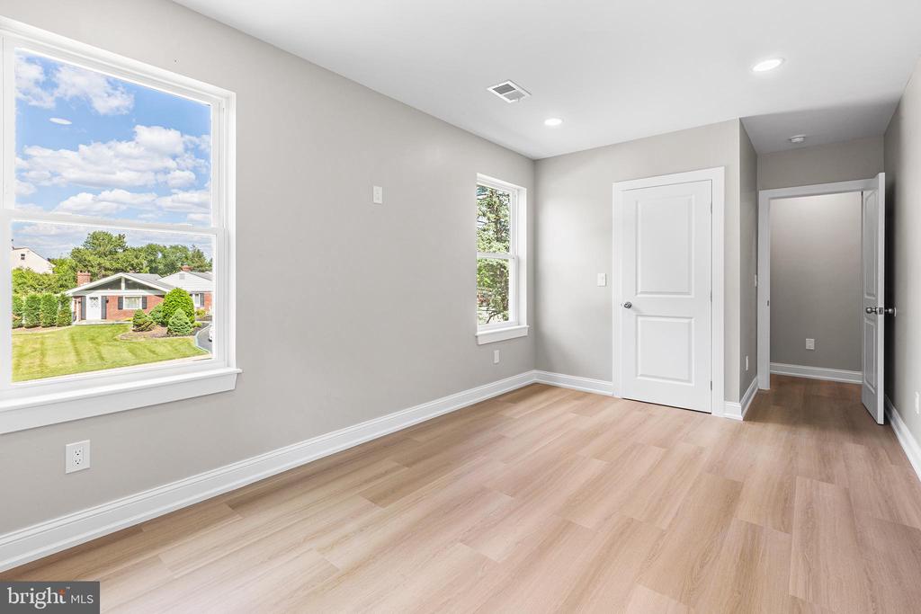 2016 WOODSIDE LANE