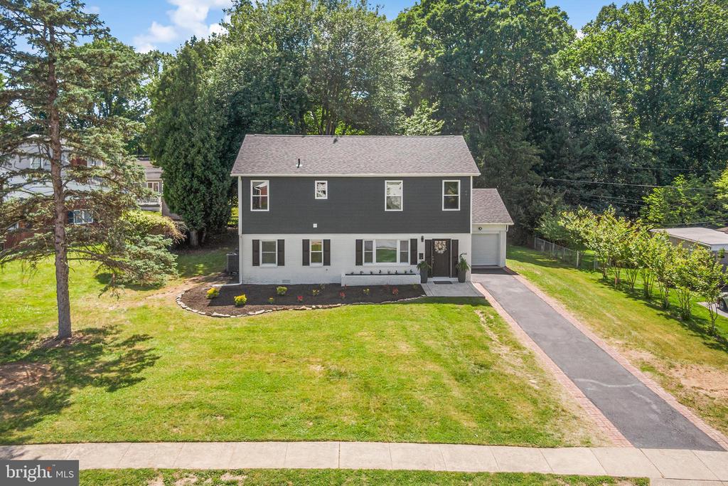 2016 WOODSIDE LANE