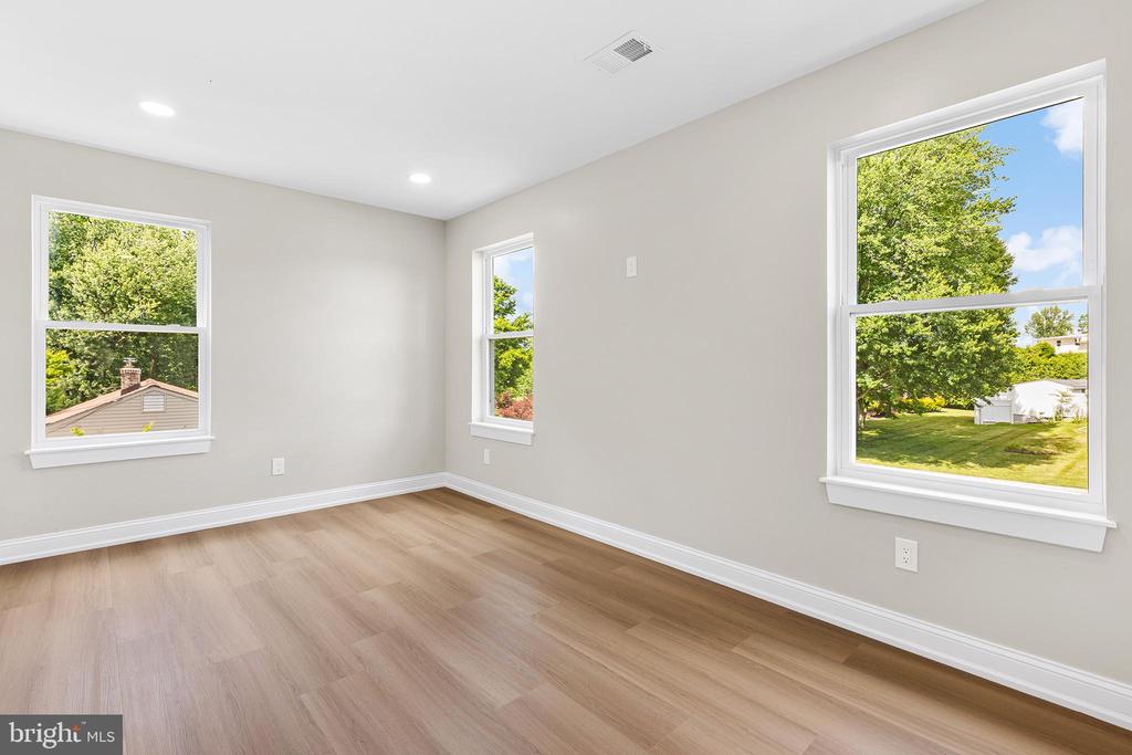 2016 WOODSIDE LANE