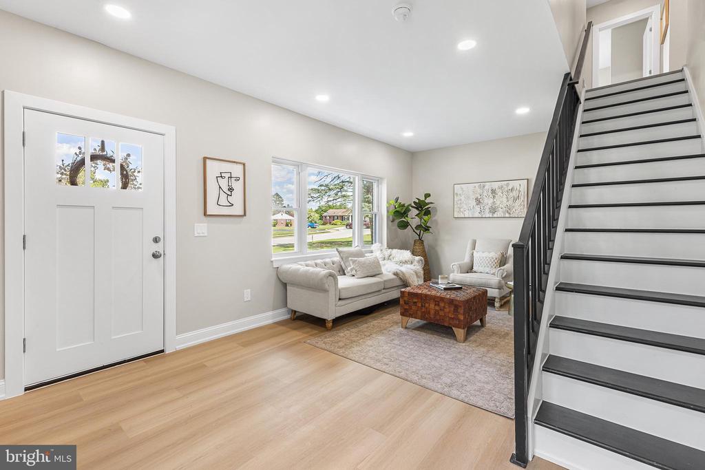 2016 WOODSIDE LANE