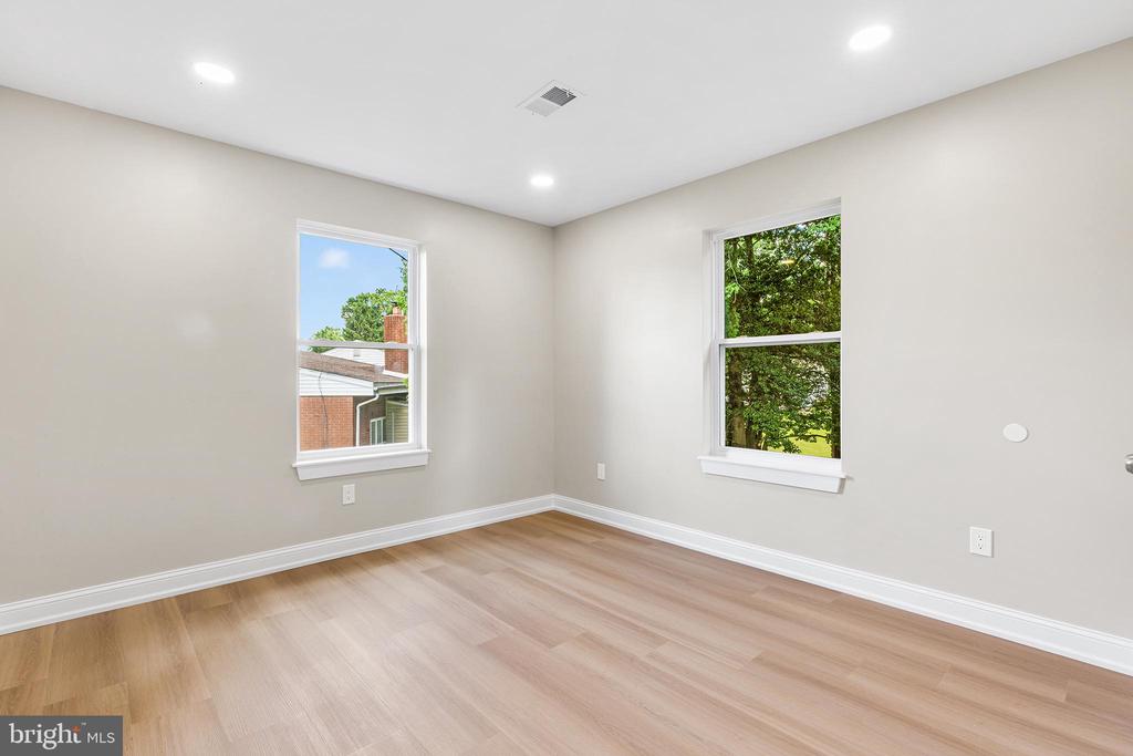 2016 WOODSIDE LANE