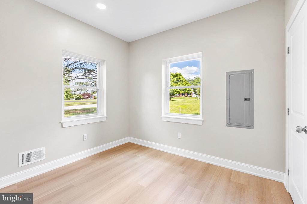 2016 WOODSIDE LANE