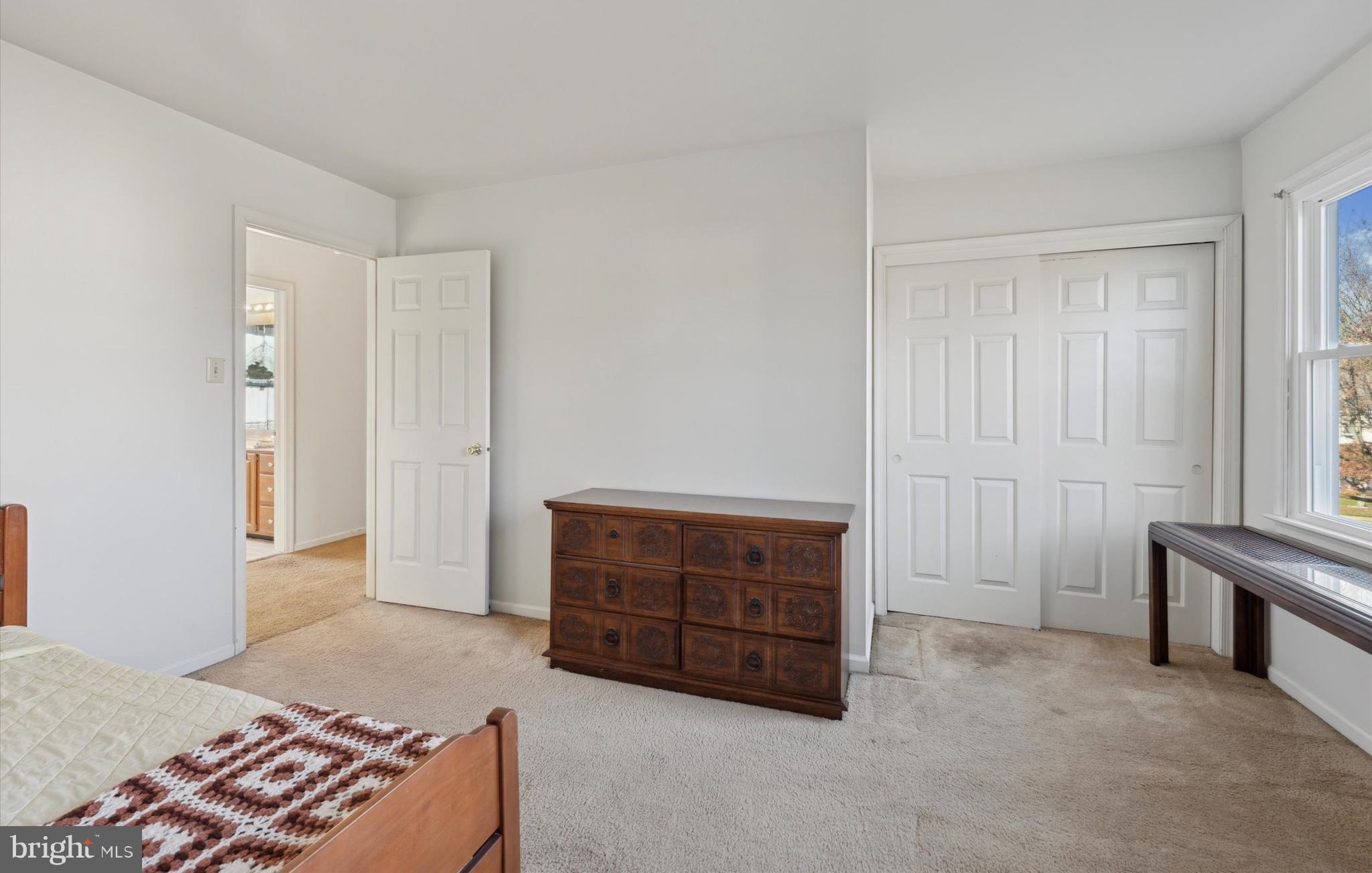 201 Winthrop Ln