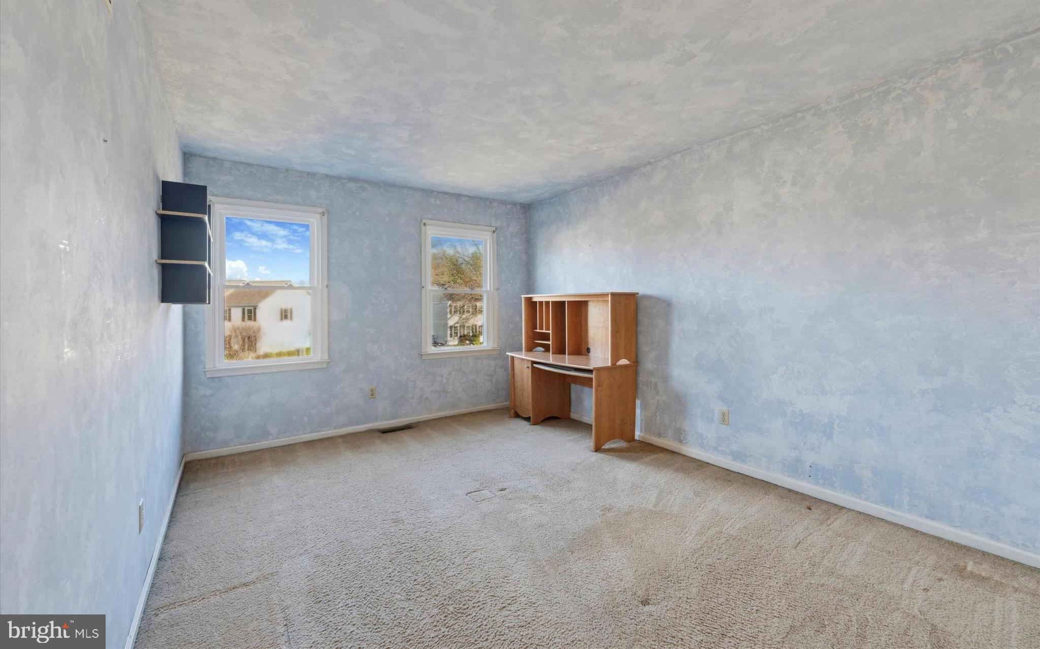 201 Winthrop Ln