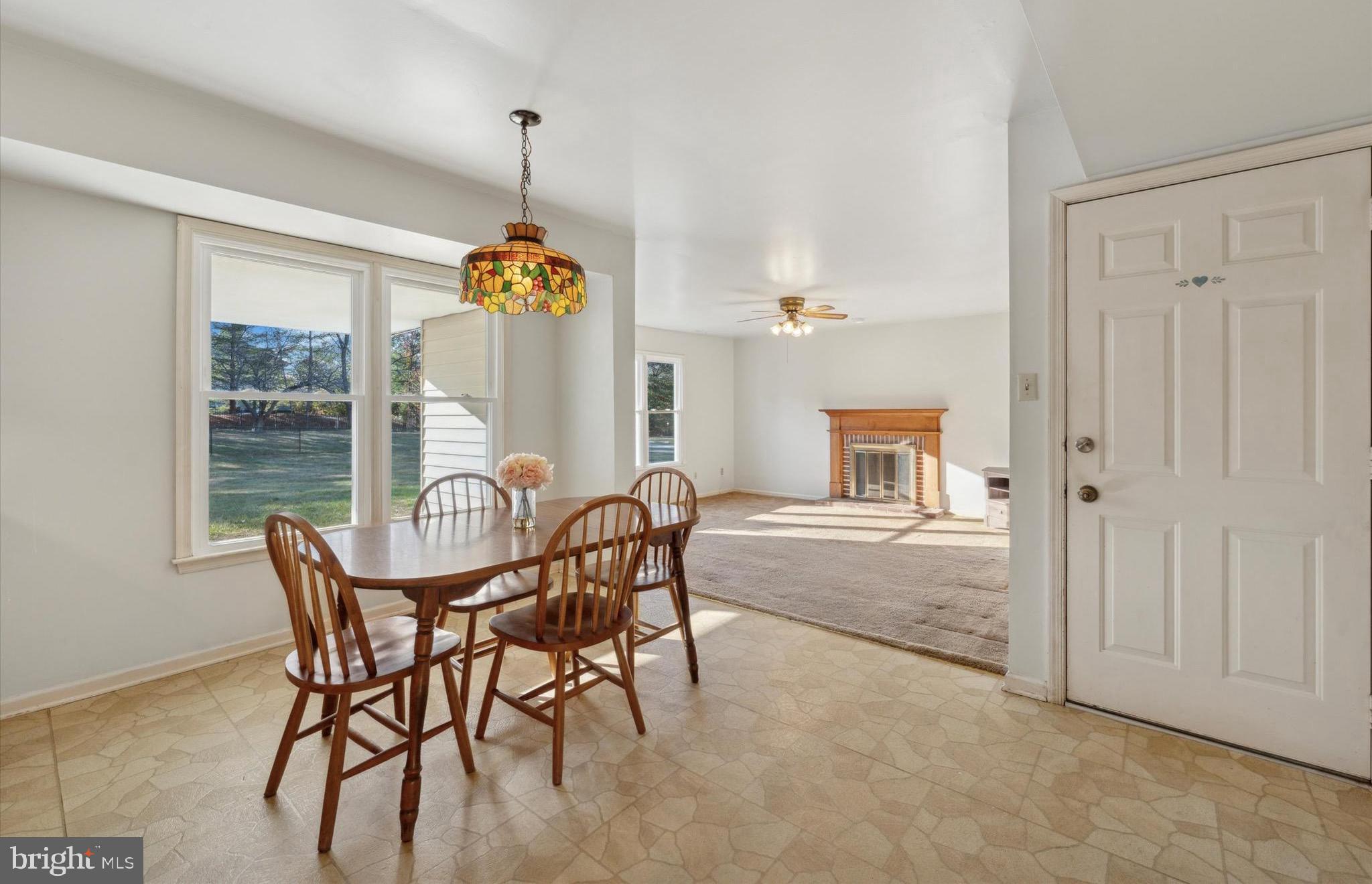 201 Winthrop Ln