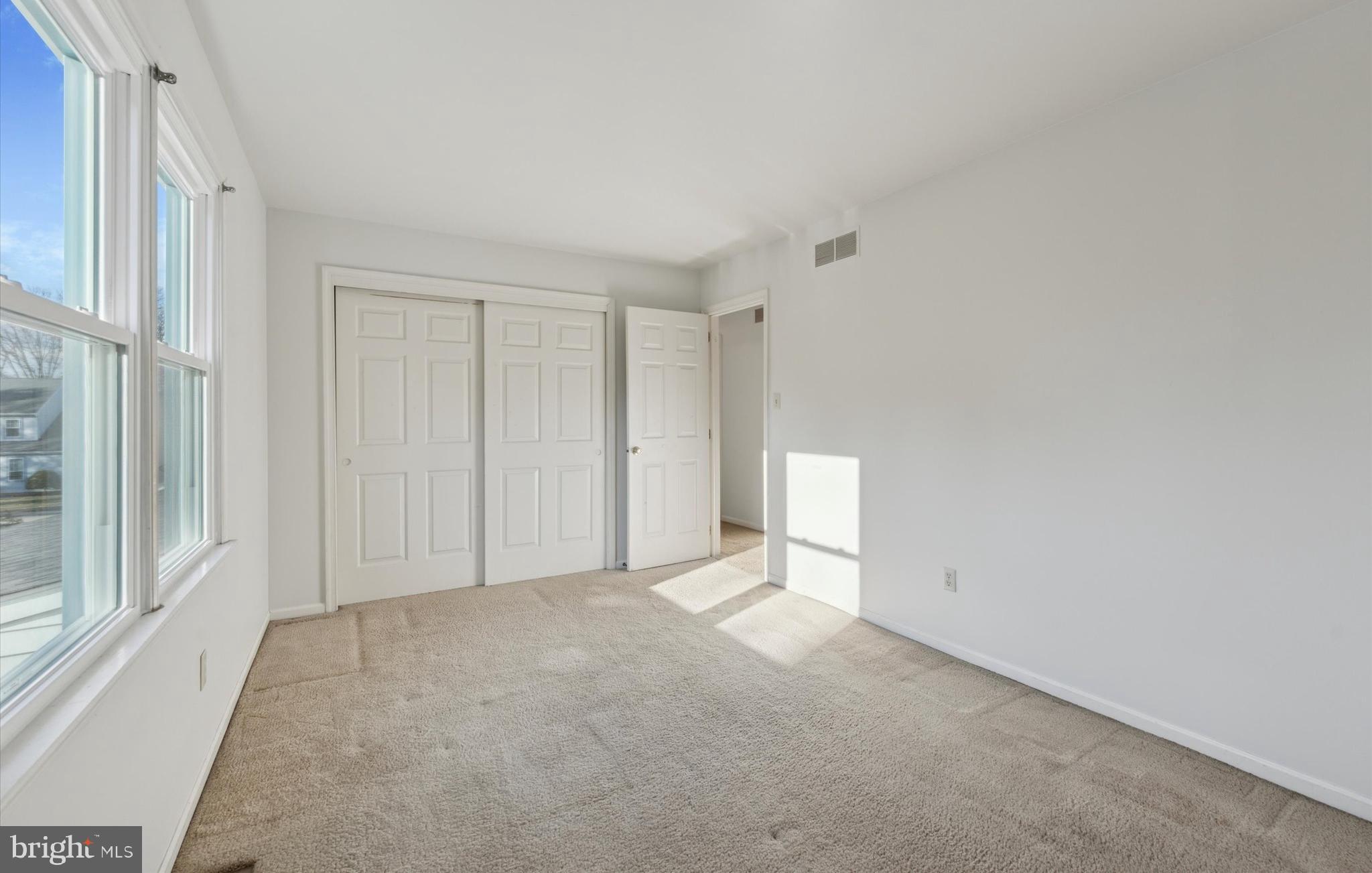 201 Winthrop Ln