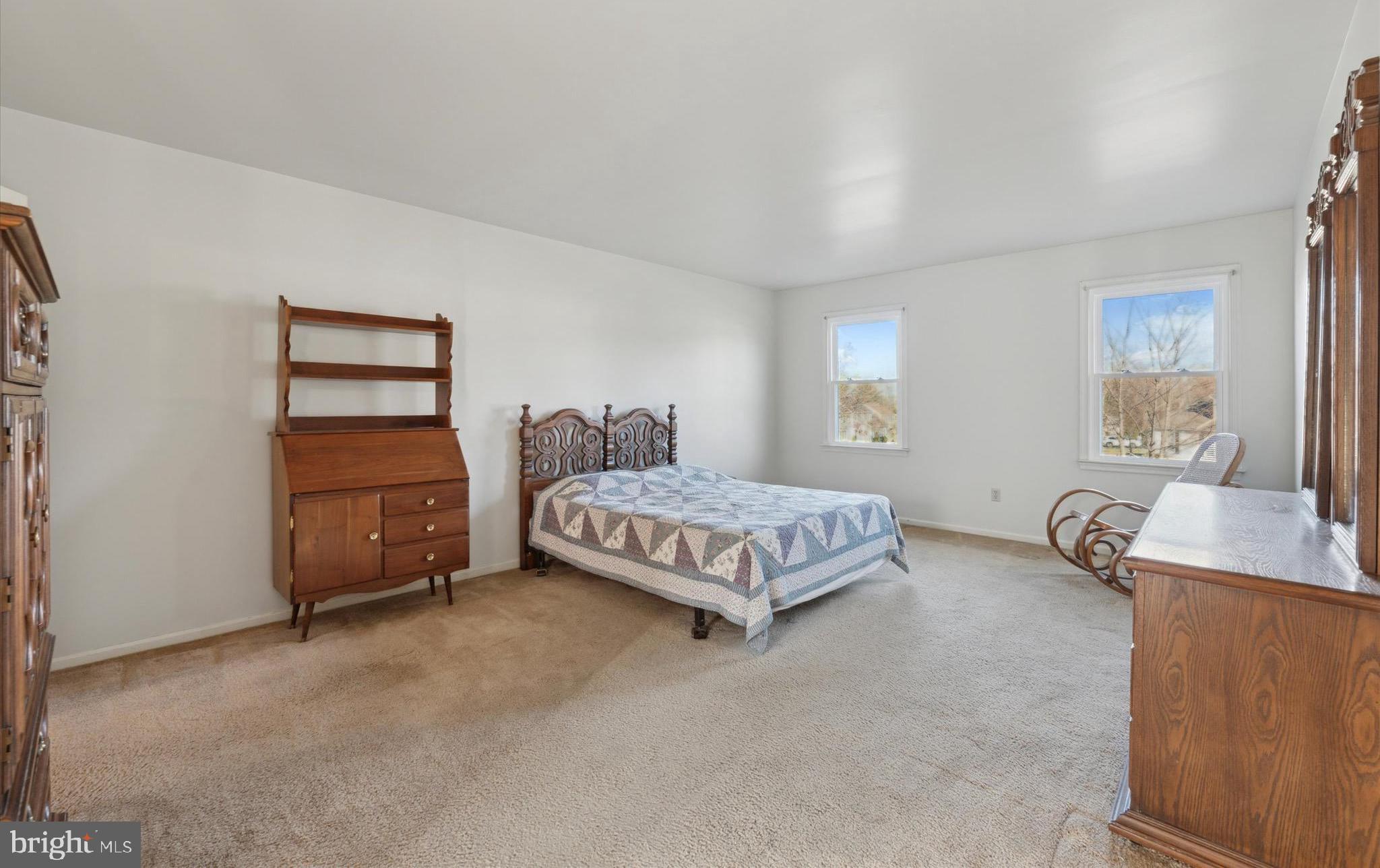 201 Winthrop Ln
