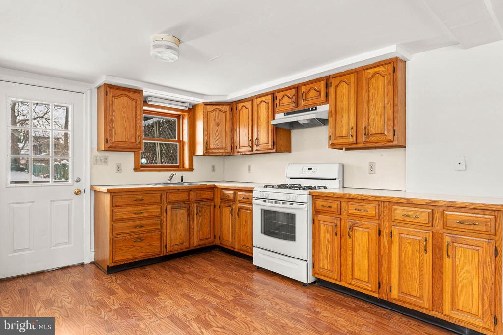 211 GREENFIELD AVENUE