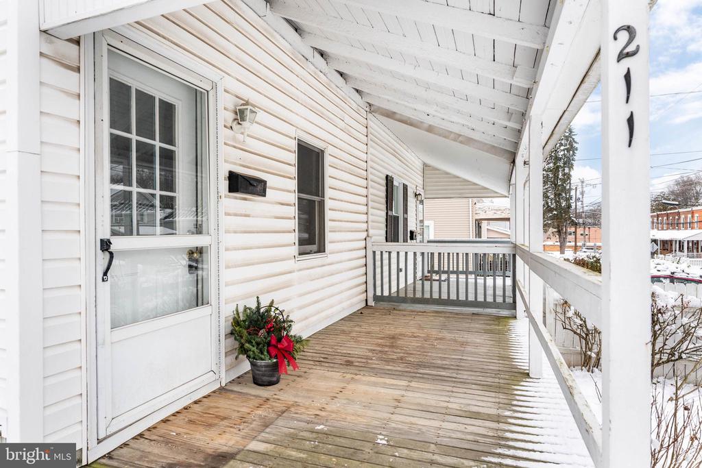 211 GREENFIELD AVENUE
