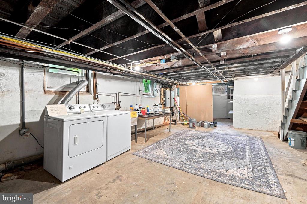1 W ATHENS AVENUE Unit: C