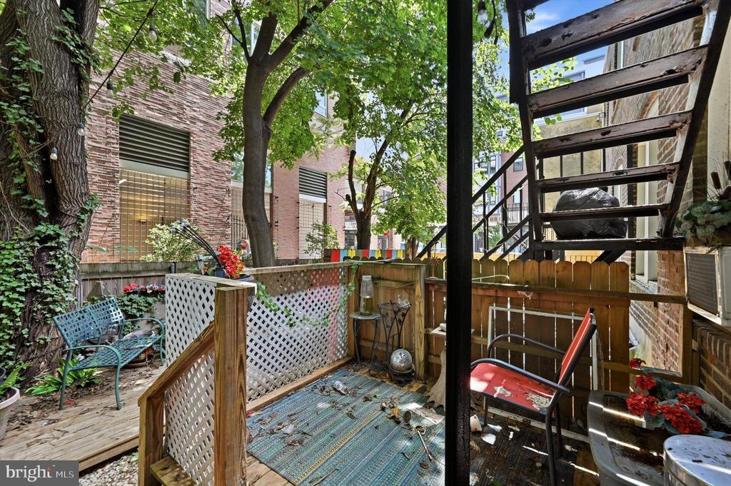 1 W ATHENS AVENUE Unit: C