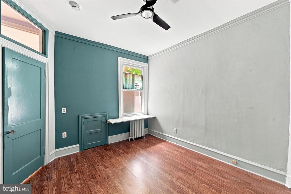 1 W ATHENS AVENUE Unit: C